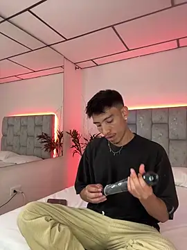 AndyRush   online show from March 15, 2026, 4:07 am