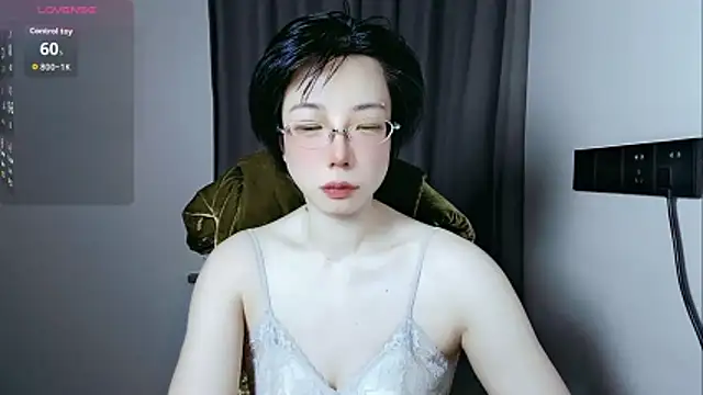 Snapshot of lin_lin_520_520 chatting on May 18, 2026, 4:02 pm lin lin 520 520 online show from May 18, 2026, 4:02 pm