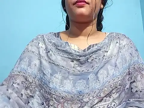 Emma 4433 online show from May 7, 2026, 5:51 pm