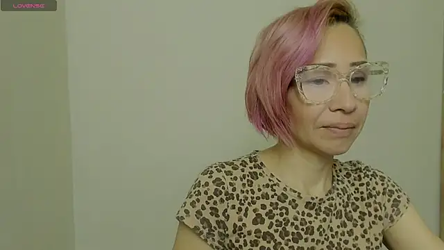 Snapshot of PinkSiren chatting on March 21, 2026, 5:16 pm PinkSiren online show from March 21, 2026, 5:16 pm