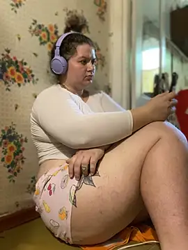 Nenssy555 online show from July 2, 2026, 12:22 pm