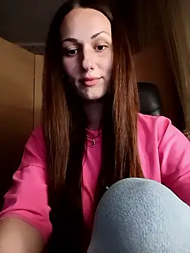 LunaCrystall online show from April 29, 2026, 5:41 pm