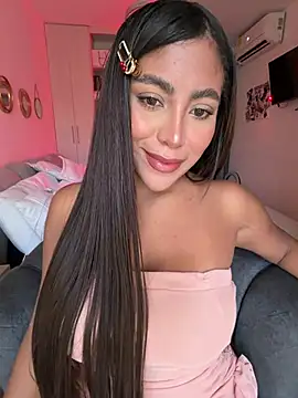 Snapshot of SaraValentina11 chatting on March 31, 2026, 5:02 pm SaraValentina11 online show from March 31, 2026, 5:02 pm