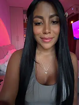 SaraValentina11 online show from July 27, 2026, 10:39 pm