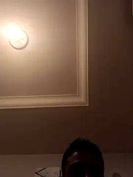 lucassos1 online show from April 16, 2026, 4:57 am