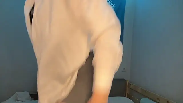 illeana novak online show from March 15, 2026, 7:36 am