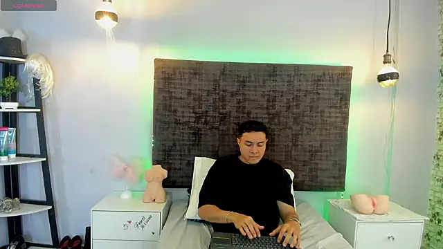 baby west online show from March 15, 2026, 5:41 pm