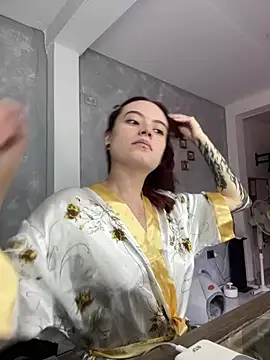 Snapshot of Emmy_miaw chatting on June 2, 2026, 6:21 pm Emmy miaw online show from June 2, 2026, 6:21 pm