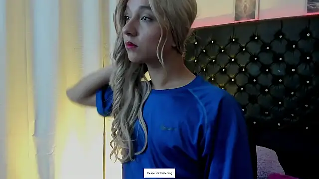 BellaRoge online show from June 13, 2026, 5:27 am