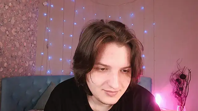 delalex online show from March 18, 2026, 8:34 pm