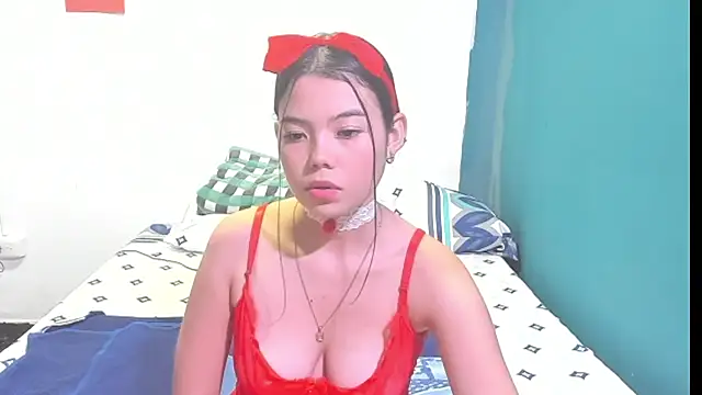 Snapshot of Draculaura_X chatting on May 28, 2026, 7:55 pm Draculaura X online show from May 28, 2026, 7:55 pm