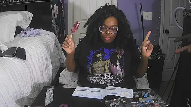 UriUniverse69 online show from April 15, 2026, 3:24 am