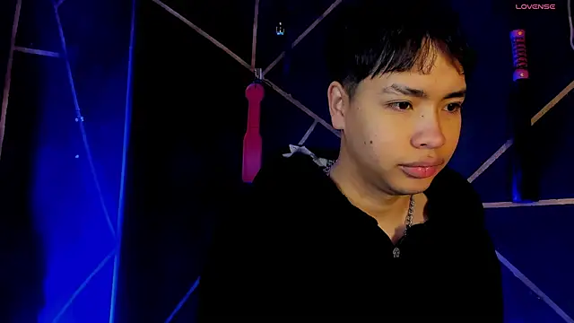 Snapshot of Lee_Colee chatting on May 6, 2026, 11:21 pm Lee Colee online show from May 6, 2026, 11:21 pm