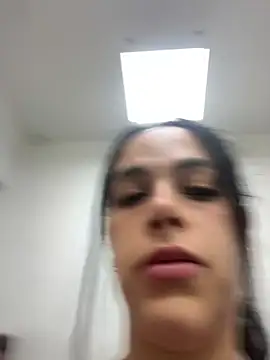 Snapshot of leila_moretti chatting on April 4, 2026, 2:14 pm leila moretti online show from April 4, 2026, 2:14 pm