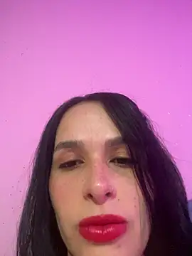 Snapshot of leila_moretti chatting on April 14, 2026, 6:47 pm leila moretti online show from April 14, 2026, 6:47 pm