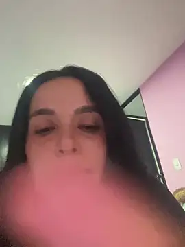Snapshot of leila_moretti chatting on May 5, 2026, 2:19 am leila moretti online show from May 5, 2026, 2:19 am