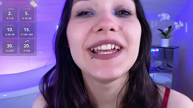 Snapshot of DarcyBlackwood chatting on June 10, 2026, 1:28 am DarcyBlackwood online show from June 10, 2026, 1:28 am