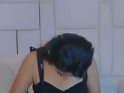 AnnieDesire online show from June 4, 2026, 4:40 am
