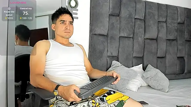 Christopher Harris  online show from April 15, 2026, 9:37 pm