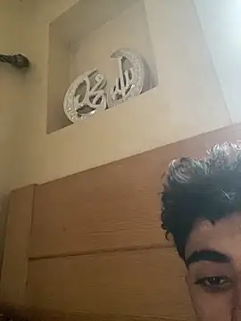 Achrafsad9i online show from April 8, 2026, 5:24 pm