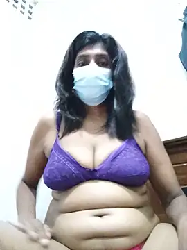 Snapshot of Amisha-35 chatting on June 29, 2026, 1:00 pm Amisha-35 online show from June 29, 2026, 1:00 pm