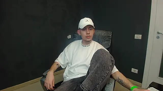 KrewVaughn online show from March 15, 2026, 7:47 am