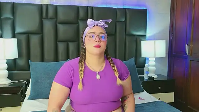 VioletMonroee online show from March 15, 2026, 3:07 pm