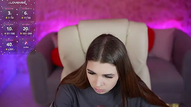 EmberCutee online show from March 13, 2026, 2:01 pm