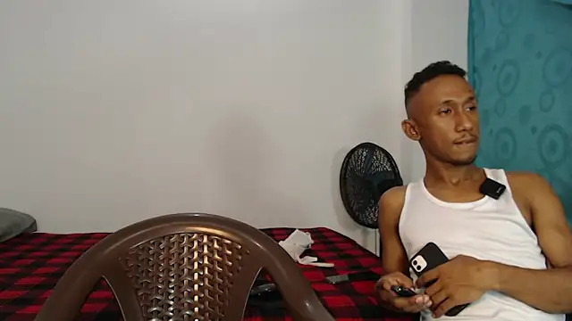 Snapshot of MichellDeLaTorre69 chatting on May 14, 2026, 9:21 pm MichellDeLaTorre69 online show from May 14, 2026, 9:21 pm