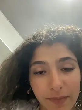 LINDA EF online show from May 8, 2026, 3:01 am