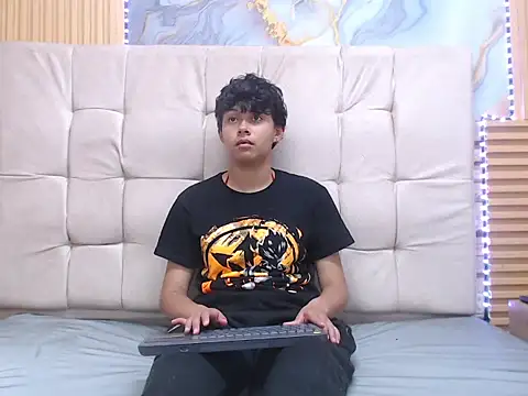 mauren icarus online show from March 16, 2026, 7:51 pm