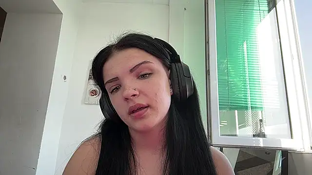 Kateqte online show from March 16, 2026, 1:48 pm