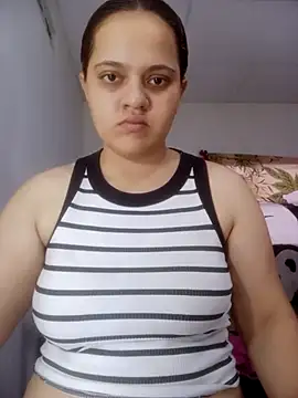 antonelared18 online show from April 25, 2026, 11:24 am