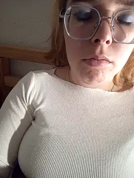 kitsuneniki online show from March 17, 2026, 7:28 pm