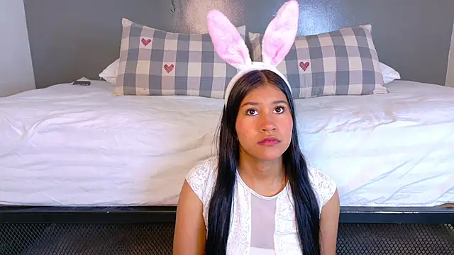 TaniaTaylor   online show from March 14, 2026, 11:48 am