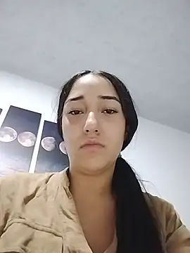 isabellaHill2 online show from March 16, 2026, 4:29 am