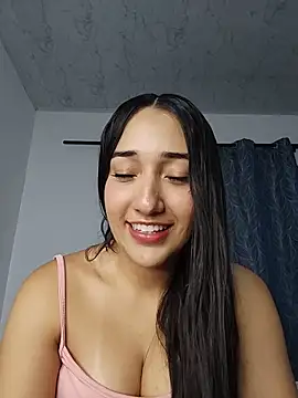 isabellaHill2 online show from May 2, 2026, 5:23 am