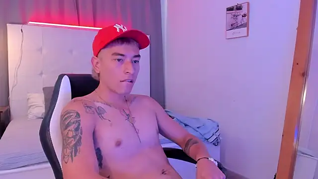 Thiago 2003  online show from April 25, 2026, 1:41 pm