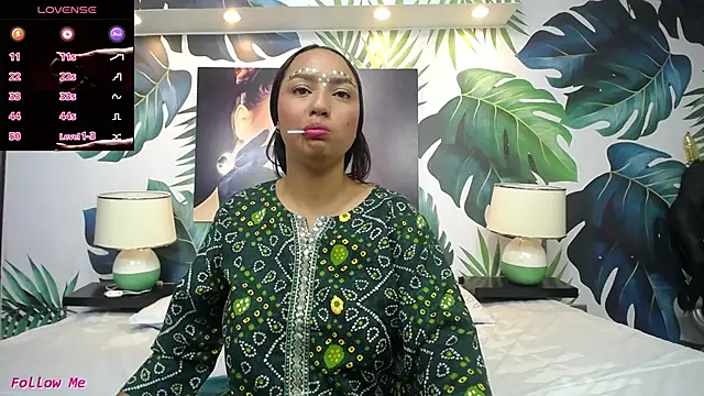 Snapshot of shakti_moumita chatting on June 1, 2026, 7:04 pm shakti moumita online show from June 1, 2026, 7:04 pm