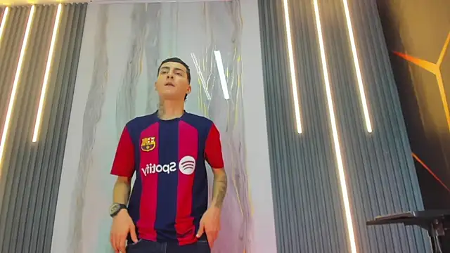 guys hard cock19 online show from March 12, 2026, 10:05 pm