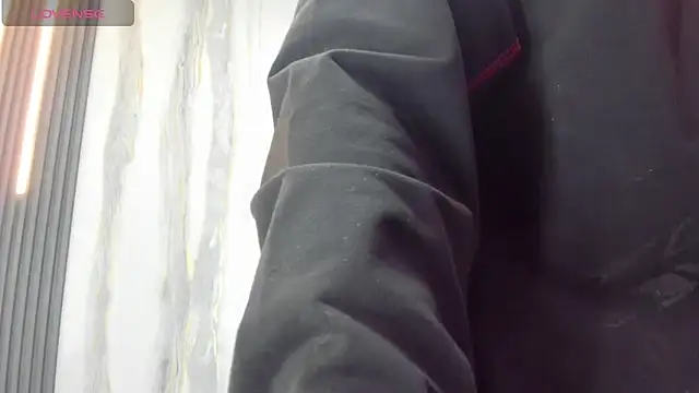 guys hard cock19 online show from March 19, 2026, 4:16 am