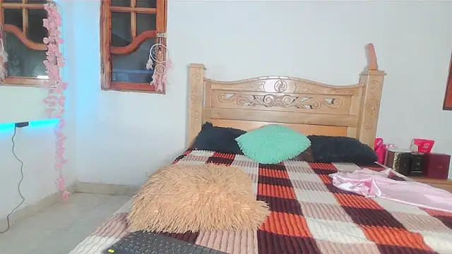 issi belle   online show from March 16, 2026, 11:31 pm