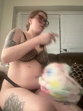 Snapshot of Naughtykitten199 chatting on April 5, 2026, 9:17 am Naughtykitten199 online show from April 5, 2026, 9:17 am