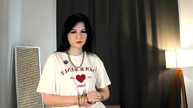 JohnaDoria online show from March 14, 2026, 5:02 am