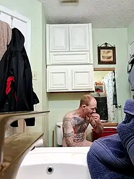redandjuicy online show from April 19, 2026, 2:55 am