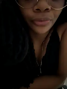 Snapshot of marialuiza2027 chatting on July 17, 2026, 5:51 pm marialuiza2027 online show from July 17, 2026, 5:51 pm