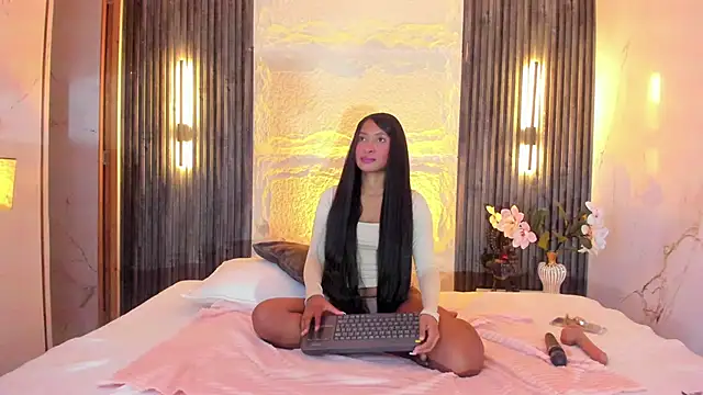 tifannygrey  online show from June 4, 2026, 6:25 pm