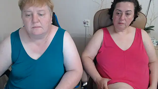 Snapshot of Lindy-Jeanie chatting on July 15, 2026, 6:46 pm Lindy-Jeanie online show from July 15, 2026, 6:46 pm