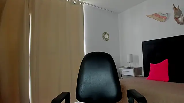 Kandy 69  online show from March 16, 2026, 6:01 pm