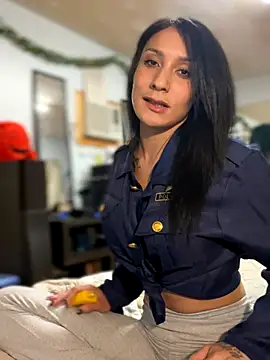 Snapshot of FerrariFrench chatting on November 1, 2025, 6:48 am FerrariFrench online show from November 1, 2025, 6:48 am